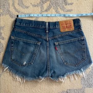 Vintage Levi’s cutoff jean shorts